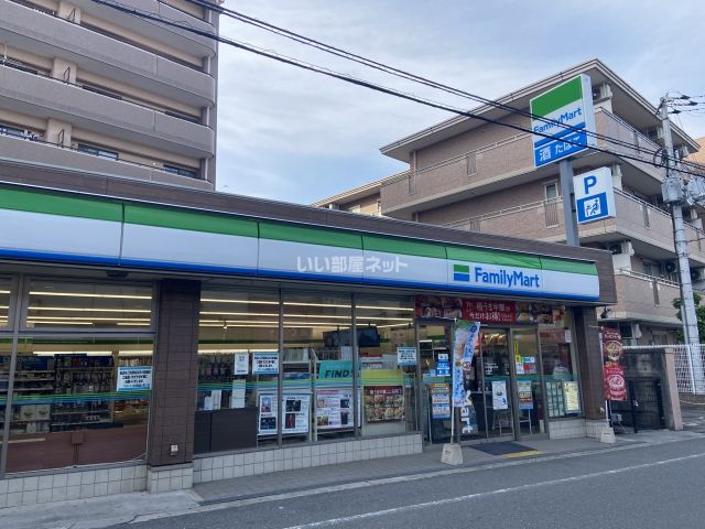 コンビニ　ファミリーマート稲田上町店　様（コンビニ）まで517m