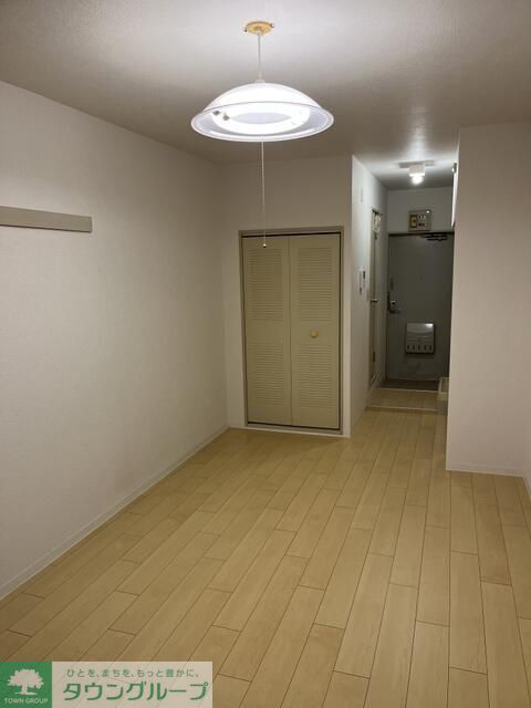 居室・リビング　※別部屋参考写真です