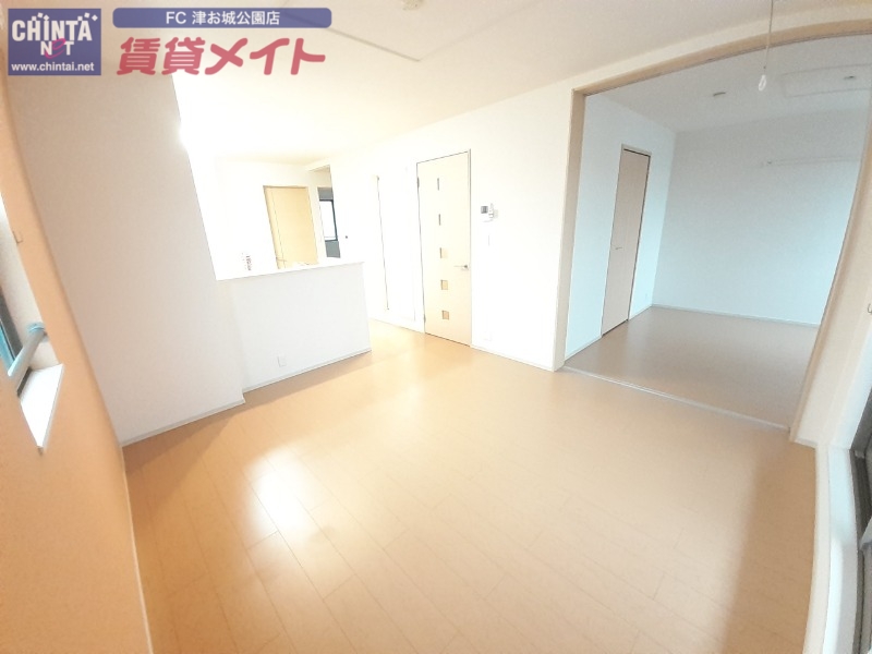 居室・リビング　同型参考写真