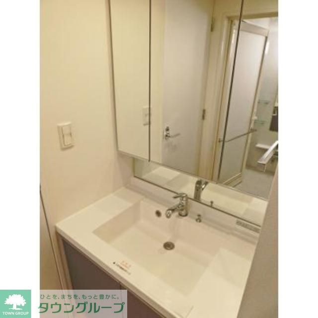 洗面設備　※写真は同タイプ住戸です。