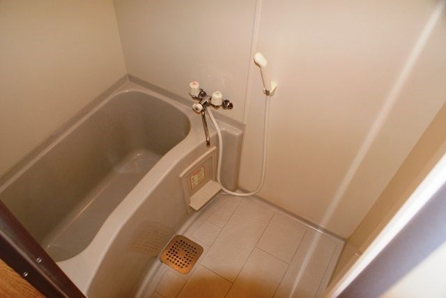 バス・シャワールーム　バスルーム