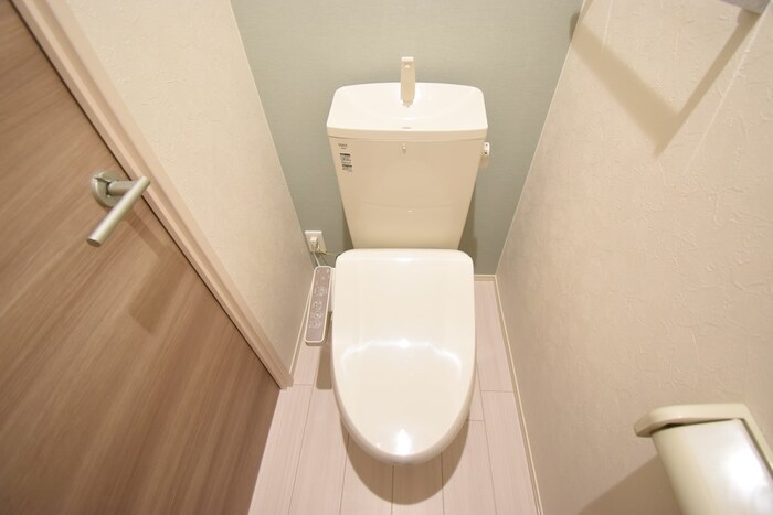 トイレ　温水洗浄暖房便座