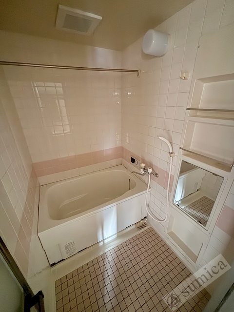 バス・シャワールーム　新しい浴室で湯船に浸かってゆったり♪♪