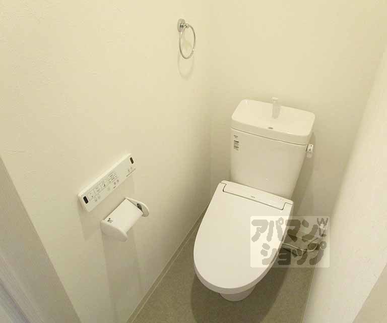 トイレ　１０３号室の写真です。