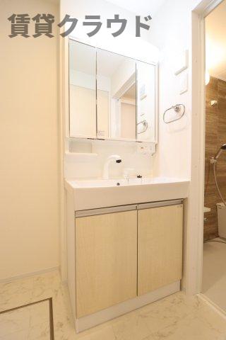 洗面設備　朝の準備に活躍する、洗髪洗面化粧台！