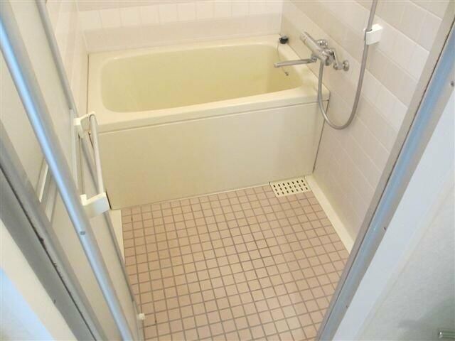 バス・シャワールーム　お風呂で日々の疲れを落としましょう