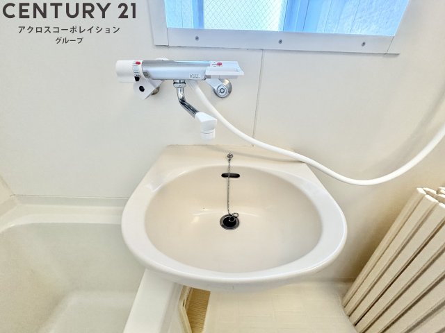 洗面設備　浴室内に洗面台がついています！