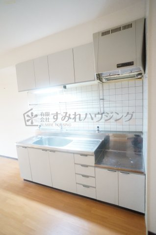 キッチン　参考、同建物・反転間取りの号室