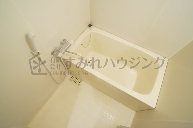 バス・シャワールーム　参考、同建物・反転間取りの号室