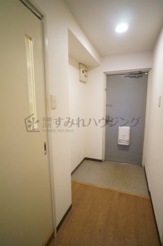 玄関　参考、同建物・反転間取りの号室