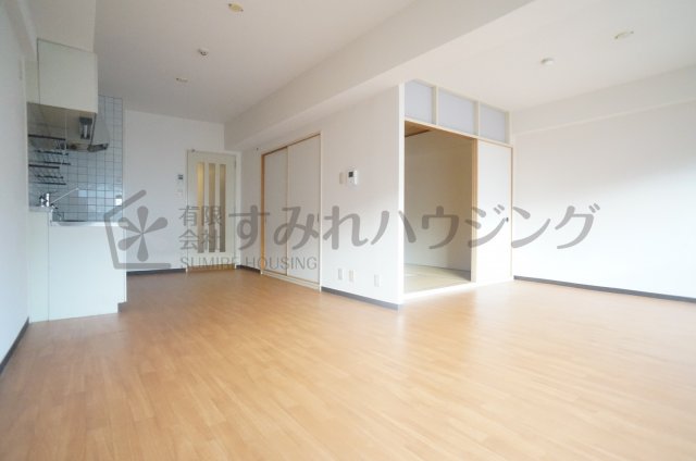 居室・リビング　参考、同建物・反転間取りの号室