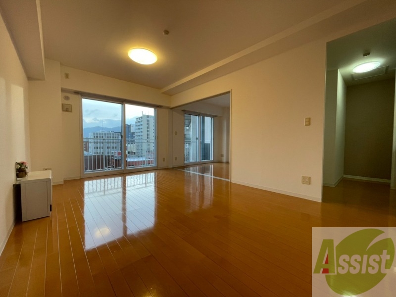 居室・リビング　広くてキレイなＬＤＫが広がっていて、充実した生活が送れそう。