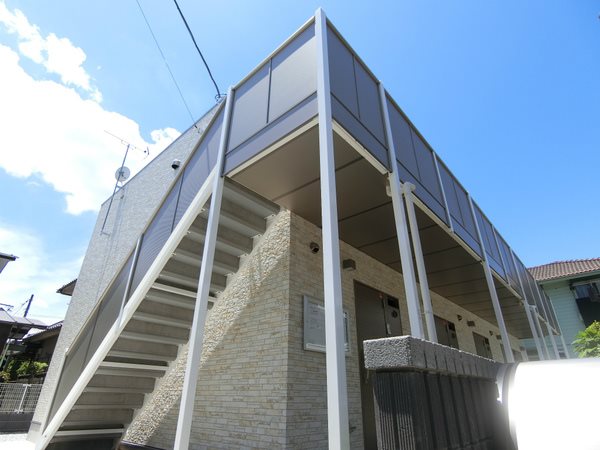 建物外観　3駅徒歩圏内で通勤通学に便利です。