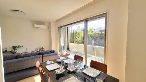 居室・リビング　室内