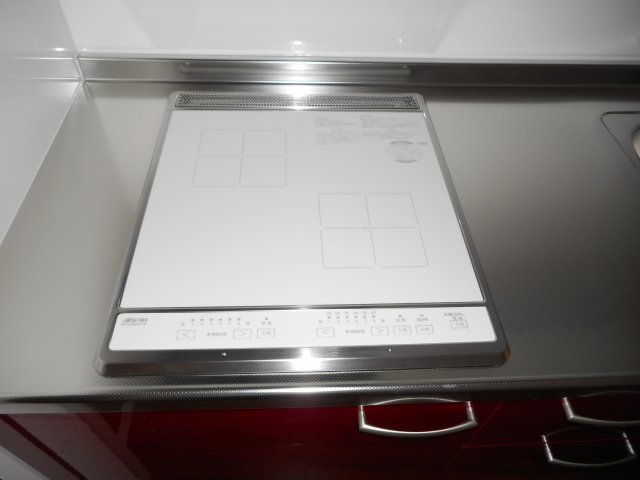 キッチン　コンパクトなキッチンで掃除もラクラク