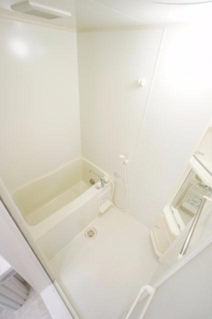 バス・シャワールーム　※同物件・反転タイプの写真です。