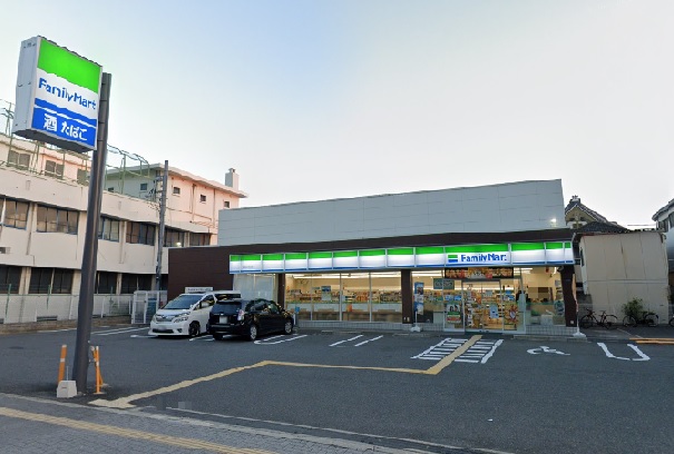 コンビニ　ファミリーマート（コンビニ）まで1002m