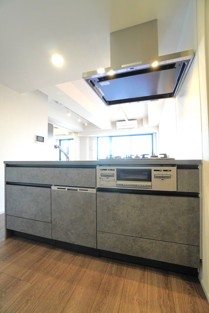 キッチン　※写真は同タイプ住戸です。