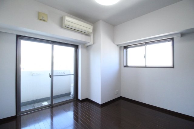 居室・リビング　明るい洋室です