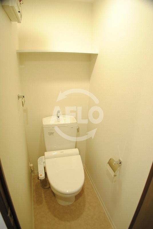 トイレ　レジュールアッシュ心斎橋VITA　温水洗浄便座