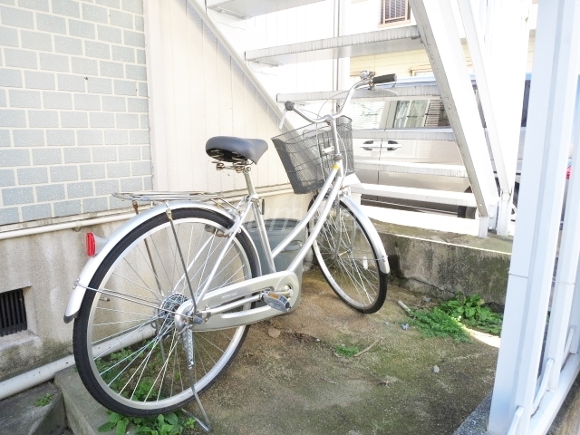 その他　階段下に駐輪してあります！！