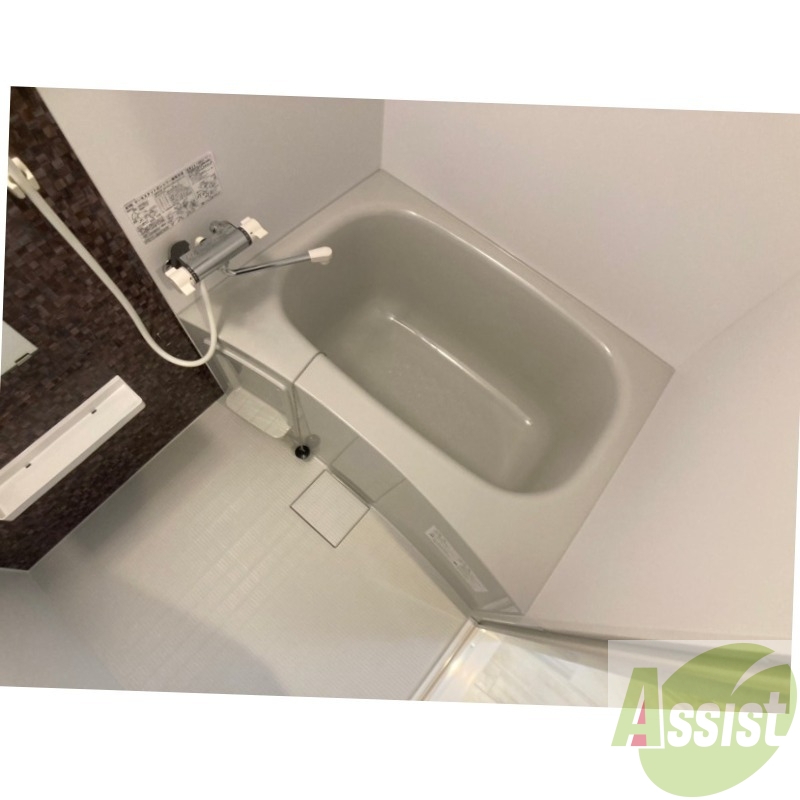 バス・シャワールーム　お風呂になります。一日の疲れを癒してくださいね。