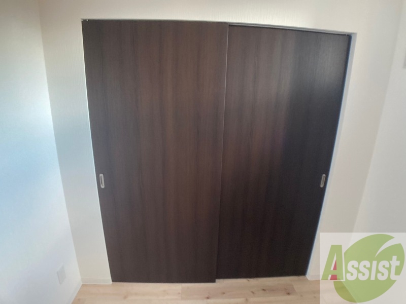 収納　寝室の収納です。部屋がすっきり片付きます。