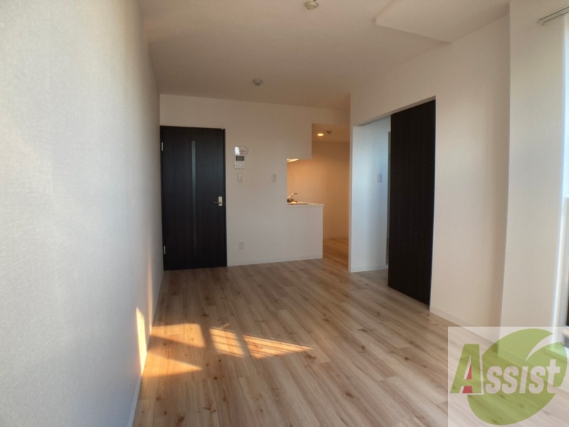 居室・リビング　広くてキレイなお部屋が広がっていて、充実した生活が送れそう。