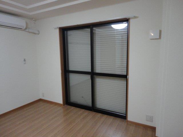 居室・リビング　シャッター雨戸