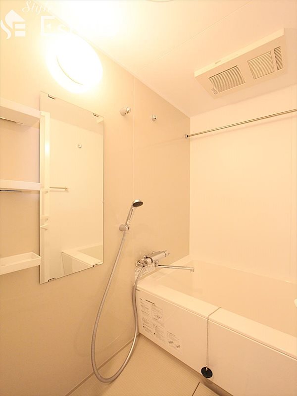 バス・シャワールーム　バスルーム