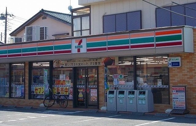 コンビニ　セブンイレブン（コンビニ）まで650m