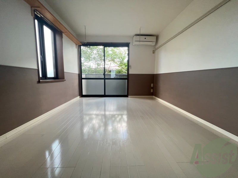 居室・リビング　８．０帖のリビングです。広々としていますね。