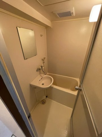 バス・シャワールーム　お風呂です