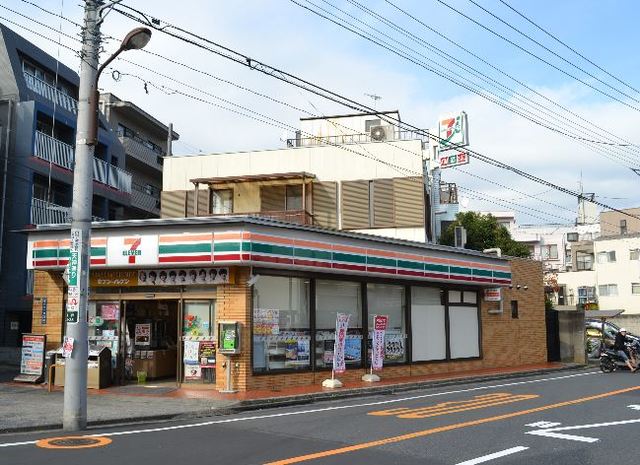 コンビニ　セブンイレブン亀戸3丁目店（コンビニ）まで134m