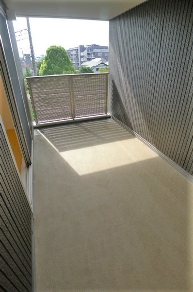 バルコニー　３階広々バルコニー