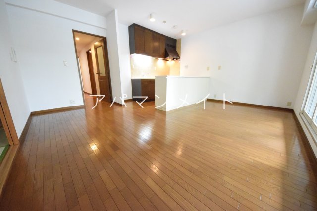 居室・リビング　フローリングでおしゃれなリビングです