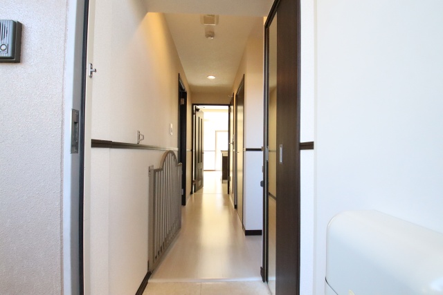 玄関　※別室の参考写真の為、現況優先です。