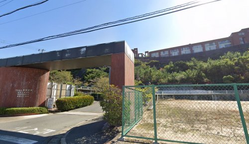 高校・高専　私立智辯学園和歌山高校（高校・高専）まで2014m