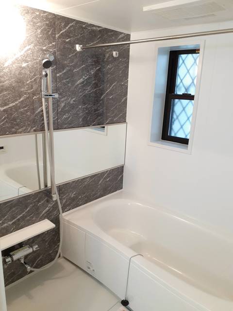 バス・シャワールーム　広いバスルームでゆったりバスタイム