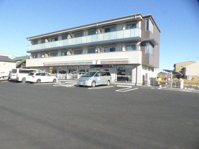 コンビニ　セブン-イレブン吉川さくら通り店（コンビニ）まで465m