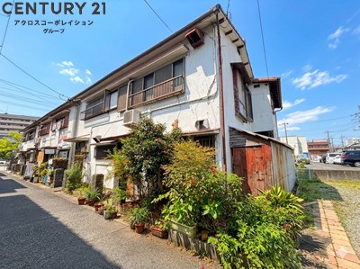 建物外観　駐輪スペースありの2階建て戸建