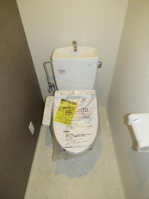 トイレ　嬉しいウォシュレット付きのトイレ！便座温かいですよ♪