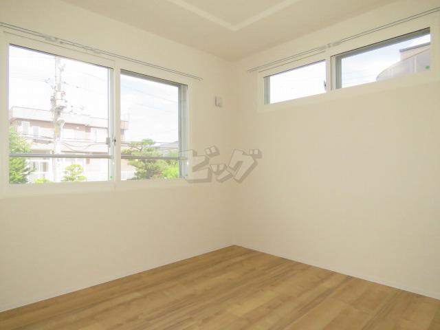 その他部屋・スペース　使い勝手の良さそうな洋室です☆