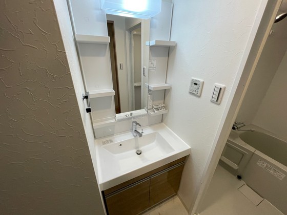 洗面設備　※別部屋の写真です