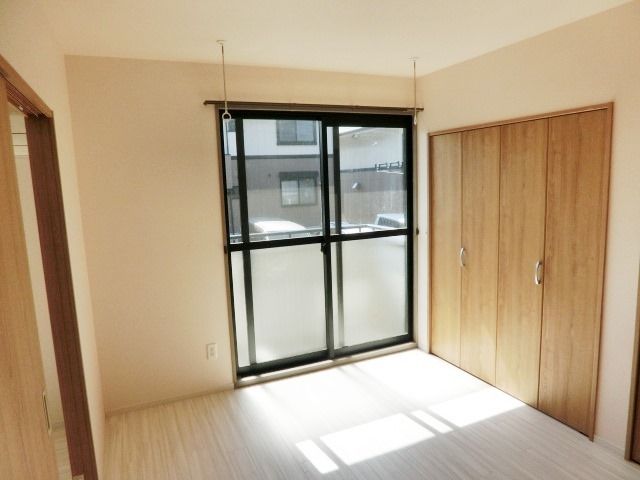 その他部屋・スペース　リビング横の洋室です