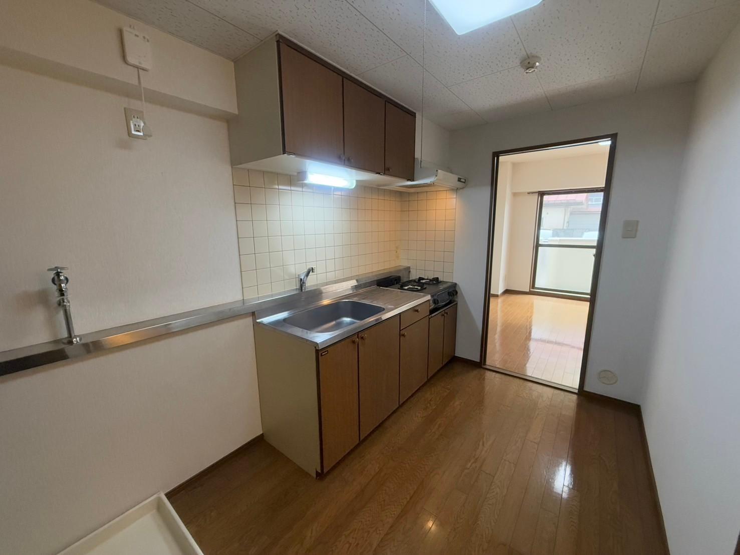 キッチン　広々シンクで料理が捗るキッチンです(参考写真)