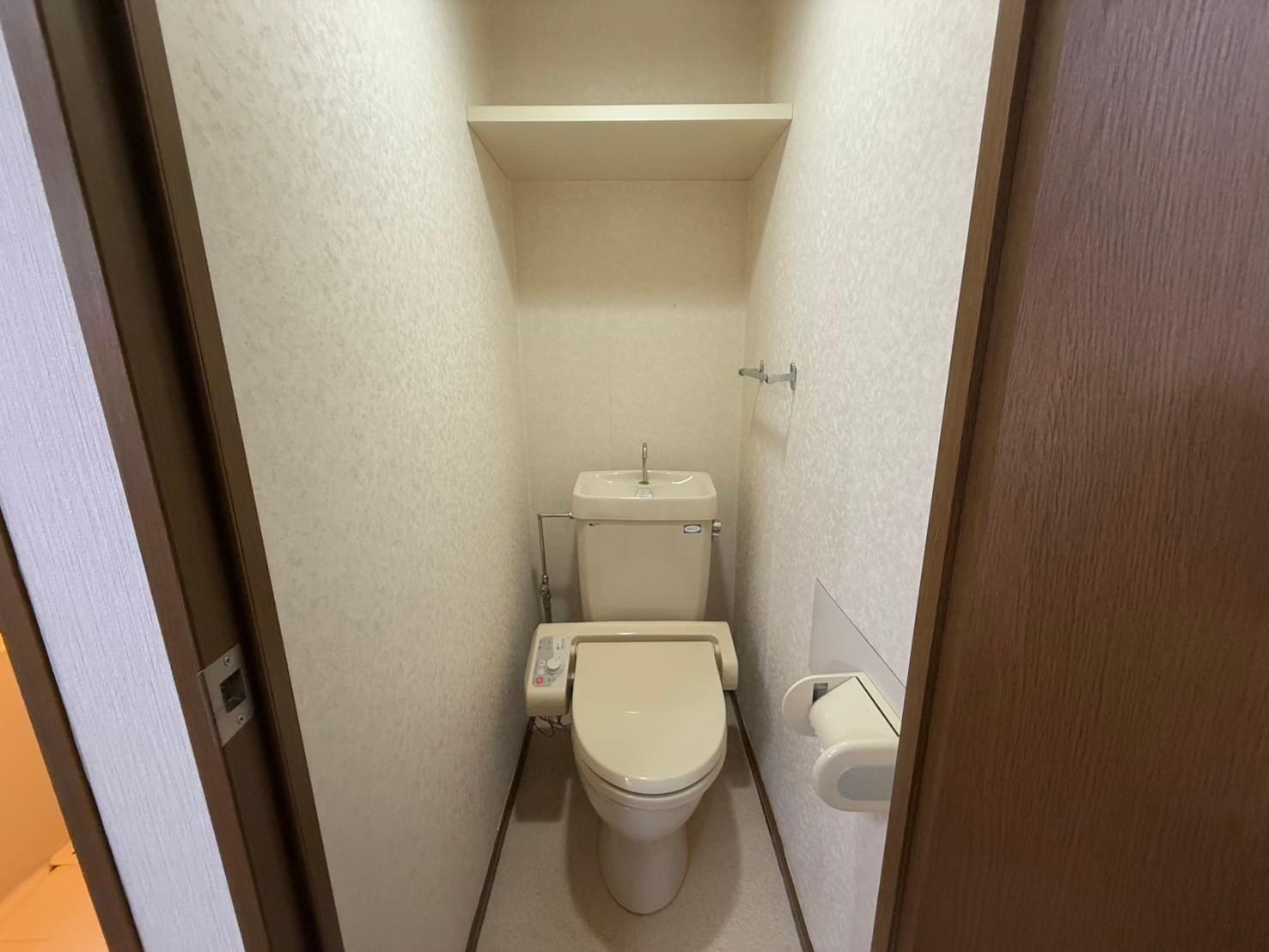 トイレ　ウォシュレット便座付きです(参考写真)