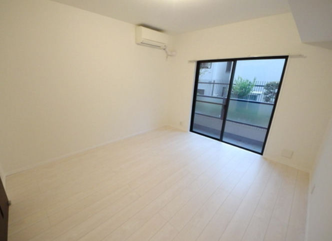 居室・リビング　別部屋の画像を使用しております。