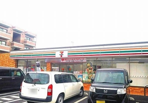 コンビニ　セブンイレブン（コンビニ）まで850m