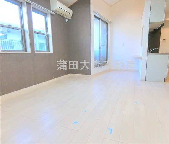 居室・リビング　LDK12帖　カウンターキッチンのリビングダイニングキッチン